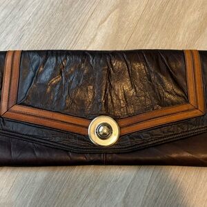 Retro 1980s Elegant Brown Italian Leather Clutch